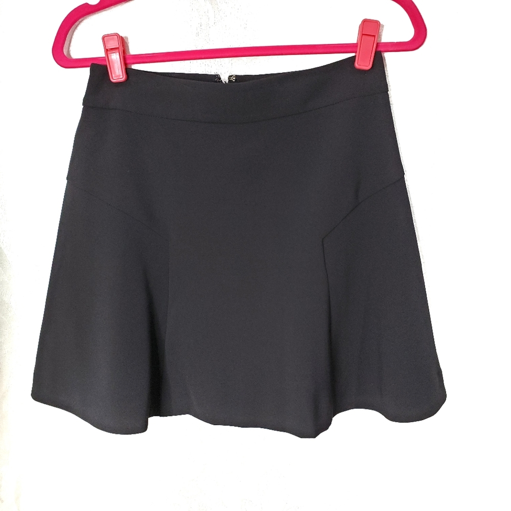 NWOT EXPRESS Black Flowy Stretch Skirt